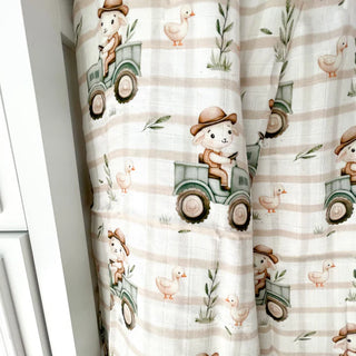 Sheep Muslin at the farm