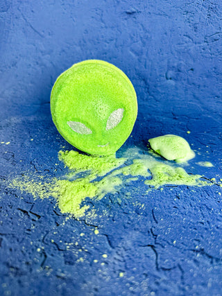 Alien Surprise Bath Bomb