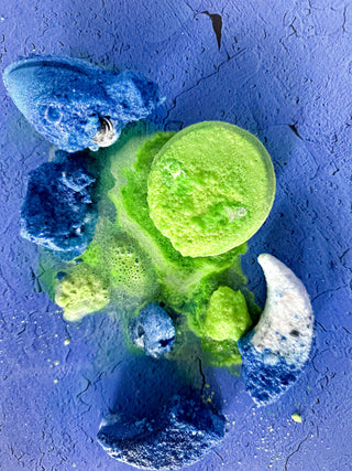 Alien Surprise Bath Bomb