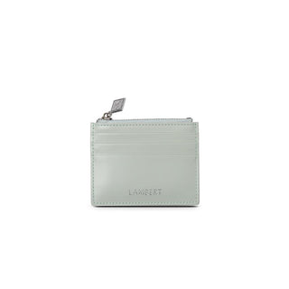Cassie Cardholder