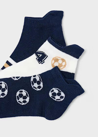 3 pairs of socks